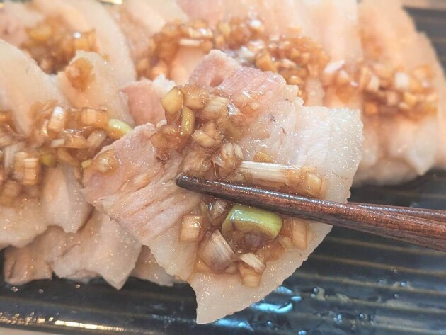 【豚バラ肉はもう炒めないで！？】"水にドボ〜ン"が大大大正解「ぷるぷるジューシー」「ビール、持ってきてー！」超超簡単「びっくりのおいしさ」
