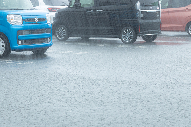 【台風・大雨のあと車に乗る人、これ絶対やめてーー！】“車のプロ”が警告「発火・感電のおそれも」→「見た目は無事なのに!?」ゾクリ