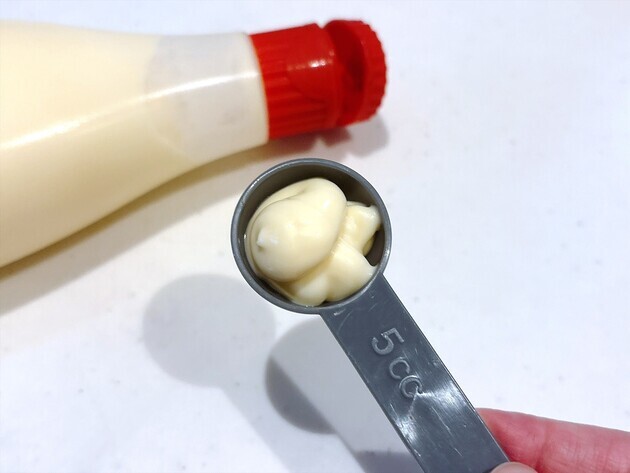 これでよかったの！？【マヨネーズよく使う人、全員やってみてーー！】計量スプーンに塗るだけ「本当につかない」「するんっ」気持ちよすぎて感動
