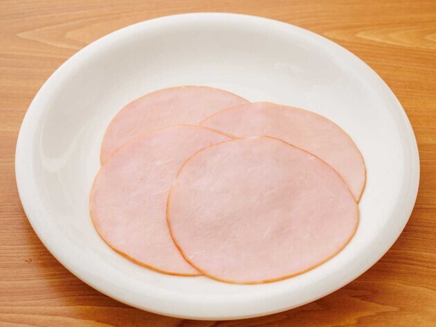 【変色したハム、食べたらやばい！？】管理栄養士「実はそれ以上に気をつけたいことがあって…」やりがちな行為に"ゾッ…！"→「やってた…」