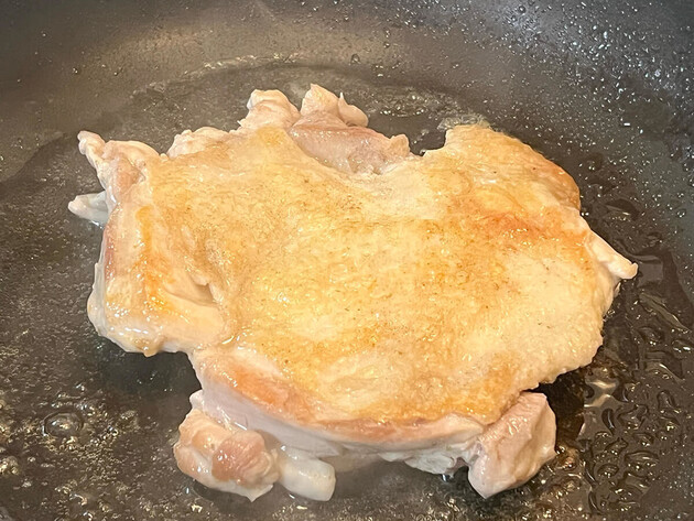 【"鶏もも肉"買ったらフライパンに"ドーン"！が正解！】京都出身の女性が教える！「覚えたら一生使える作り方」にニンマリ♪お弁当にも