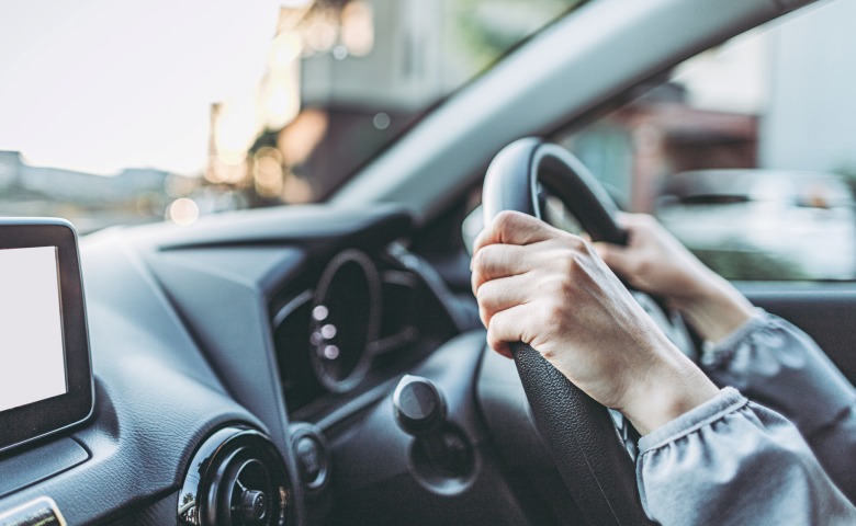 退勤後、運転席に座った瞬間「ヒヤッ…」。嫌な予感に、慌てて車を降りて確認すると…！？