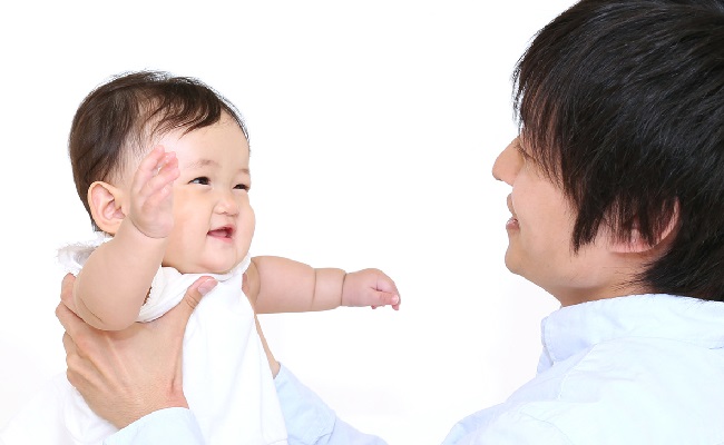 パパが娘にデレデレしてる と思う瞬間 ママの体験談 ベビーカレンダーのベビーニュース