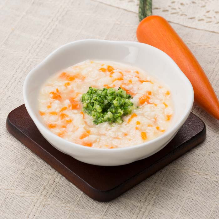 【離乳食中期】鶏ひき肉と野菜のミルクパンがゆ