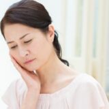 更年期の症状ってどんなもの？ いつから？ 更年期症状と更年期障害の違いとは？【更年期の基礎知識1】