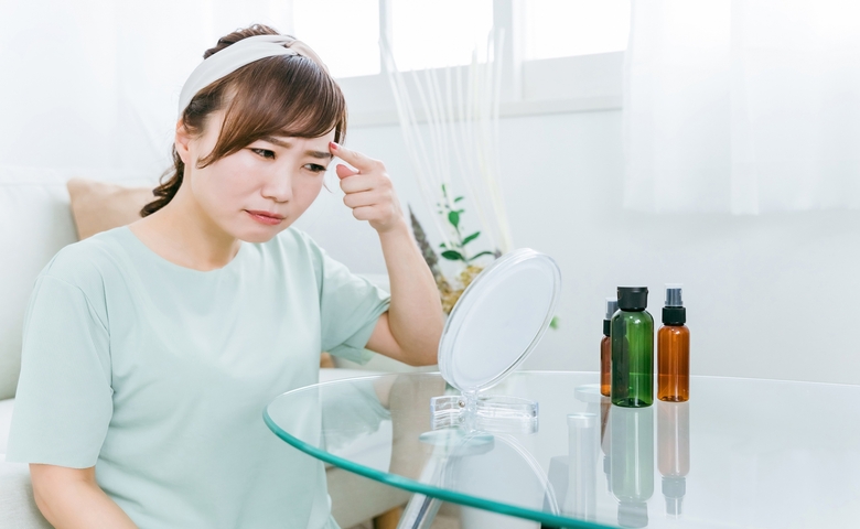 三角眉毛をどうにかしたい！思い切って眉上に手を入れてみた結果【体験談】